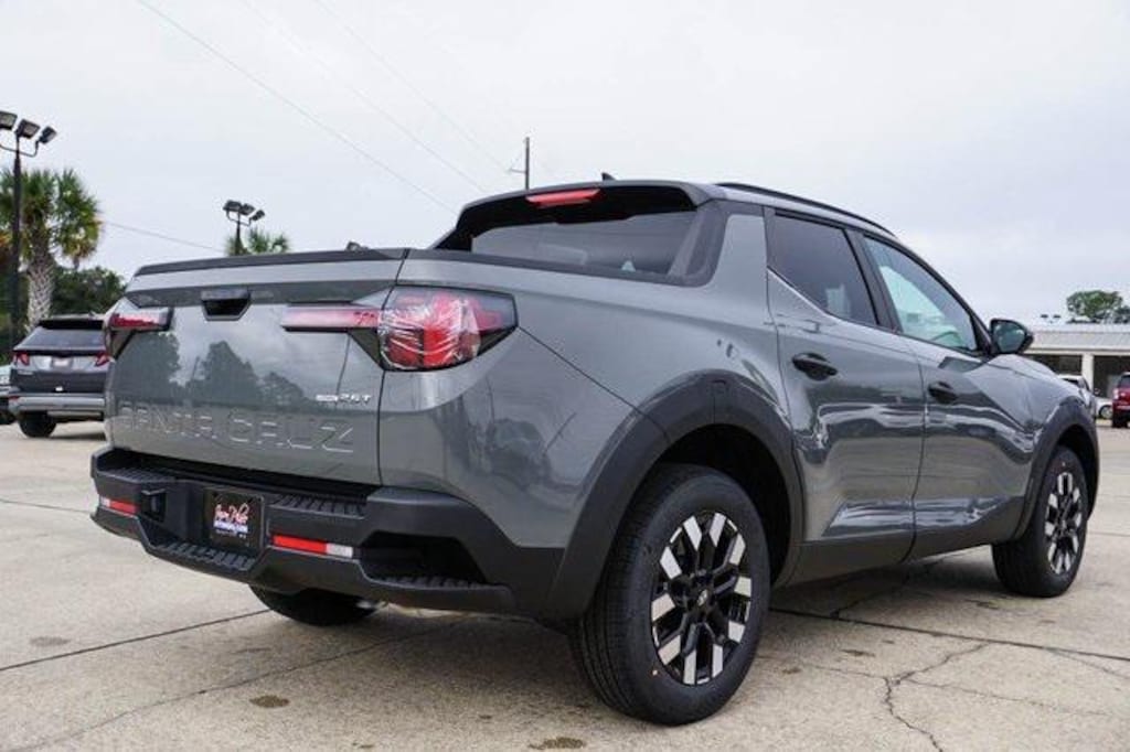 New 2026 Hyundai Santa Cruz SEL FWD Truck