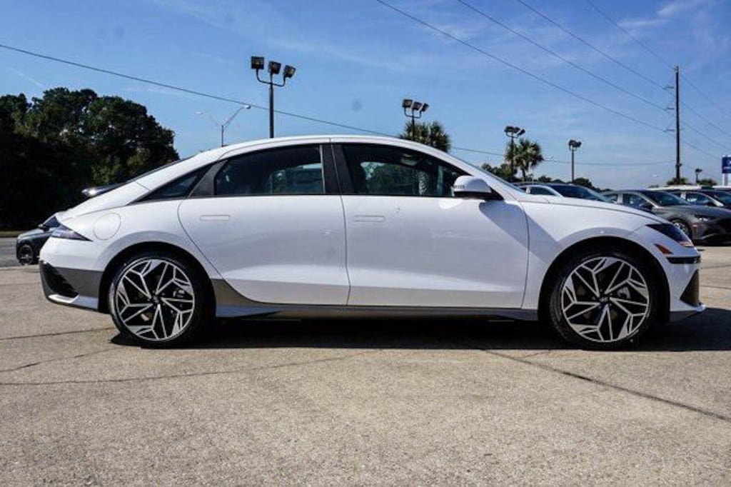 New 2025 Hyundai IONIQ 6 SEL Sedan