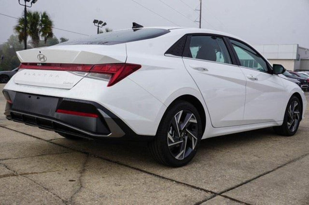 New 2026 Hyundai Elantra Limited Sedan