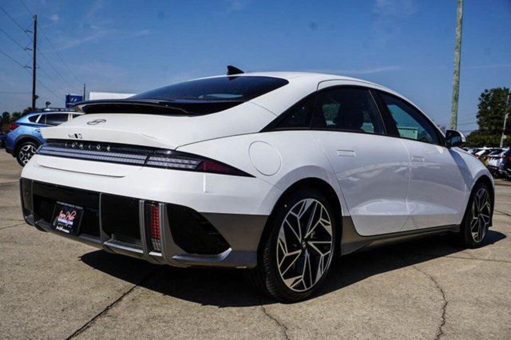 New 2025 Hyundai IONIQ 6 SEL Sedan