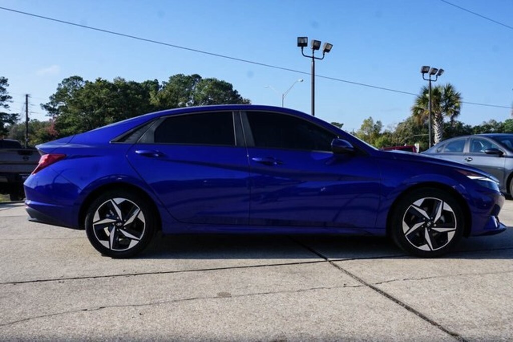 Used 2023 Hyundai Elantra SEL Sedan