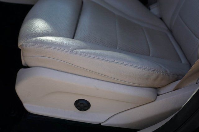 2022 Mercedes-Benz GLC GLC300 - Photo 14