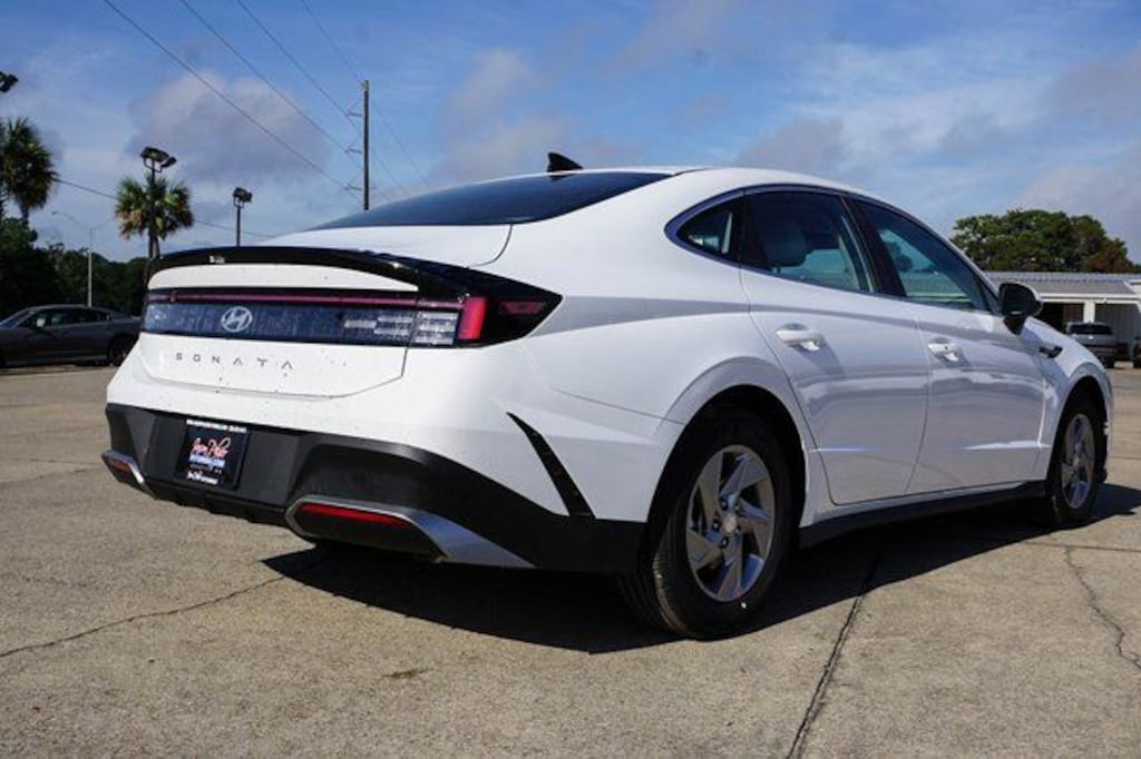 New 2026 Hyundai Sonata SE Sedan