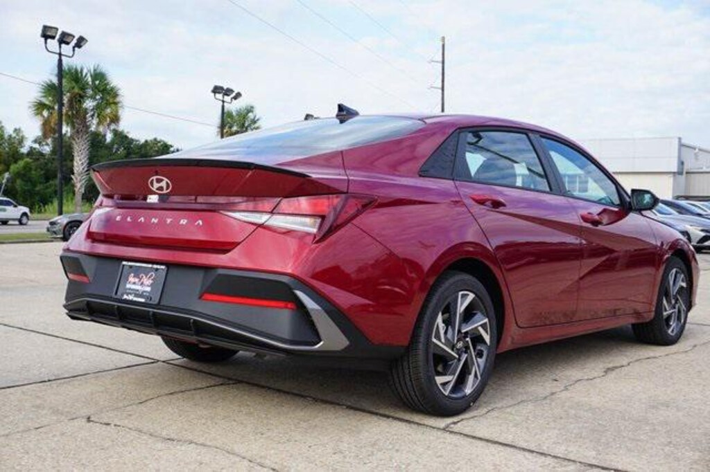 New 2025 Hyundai Elantra SEL Sport Sedan