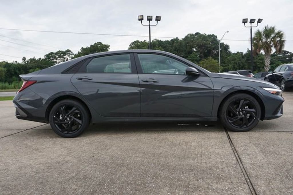 New 2026 Hyundai Elantra SEL Sport Sedan