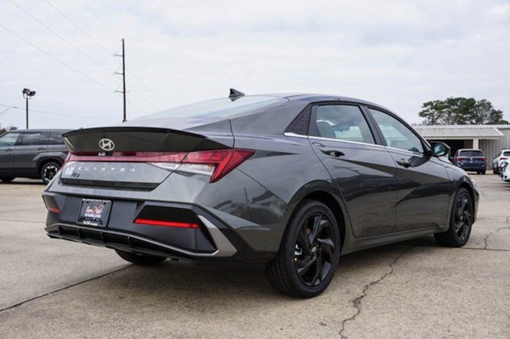 New 2026 Hyundai Elantra SEL Sport Premium Sedan