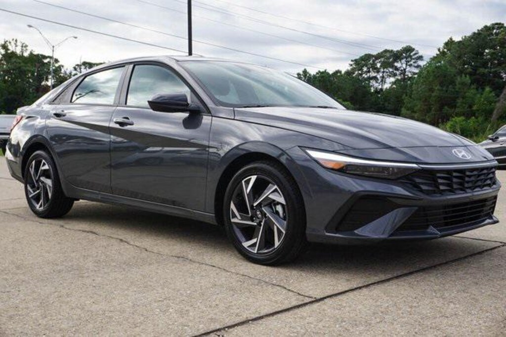 New 2025 Hyundai Elantra SEL Sport Sedan