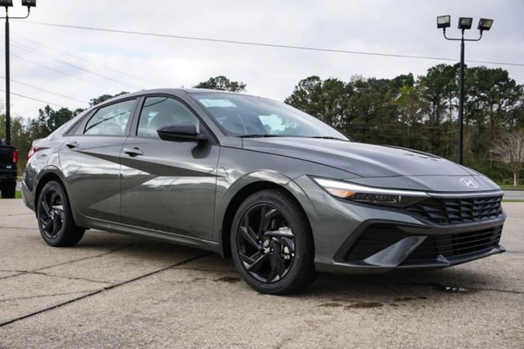 New 2026 Hyundai Elantra SEL Sport Sedan