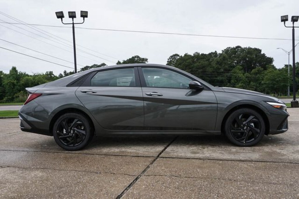 New 2026 Hyundai Elantra SEL Sport Sedan