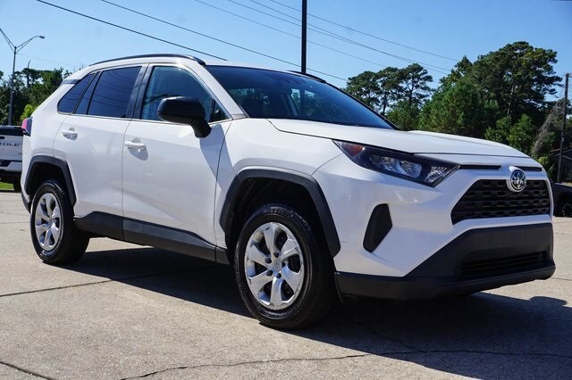 2019 Toyota RAV4 LE photo 2