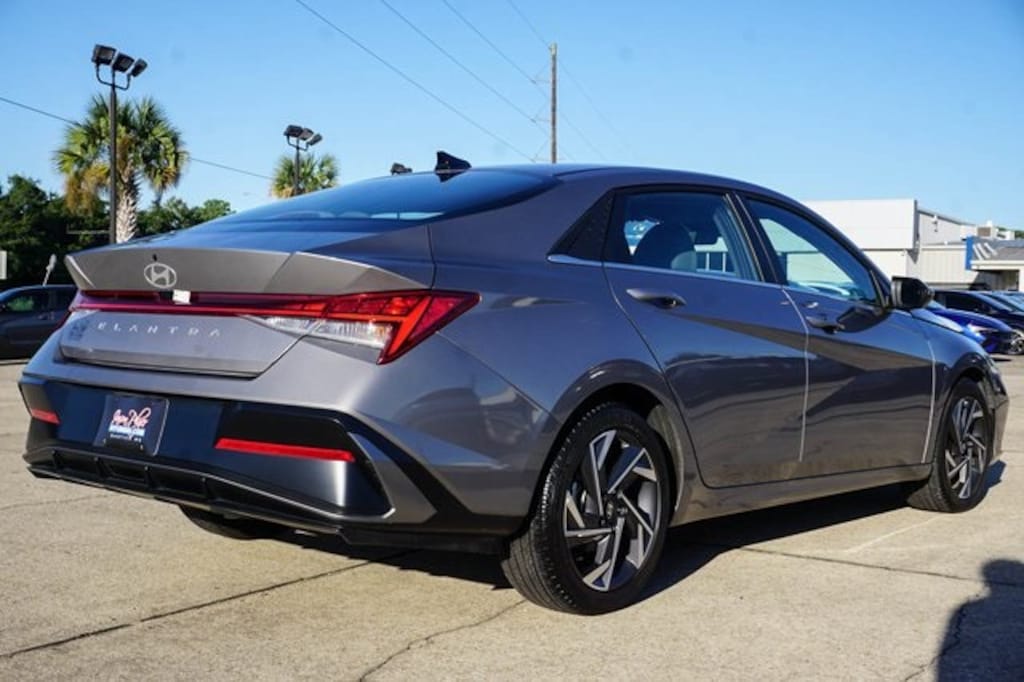 Used 2024 Hyundai Elantra SEL Sedan