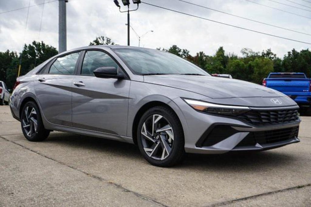 New 2025 Hyundai Elantra SEL Sport Sedan