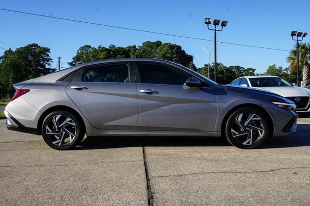 Used 2024 Hyundai Elantra SEL Sedan