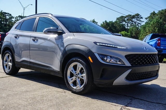 2023 Hyundai Kona SEL photo 2