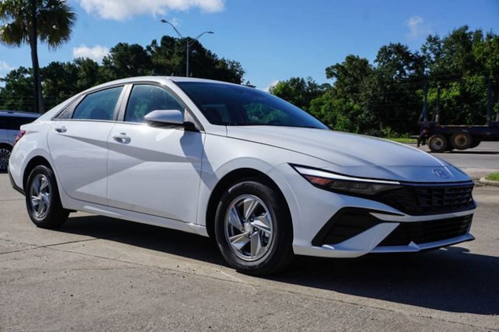 New 2026 Hyundai Elantra SE Sedan