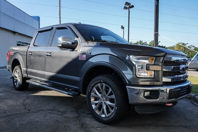 2016 Ford F-150 Lariat photo 2