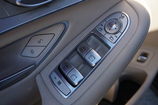 2022 Mercedes-Benz GLC GLC300 - Photo 11