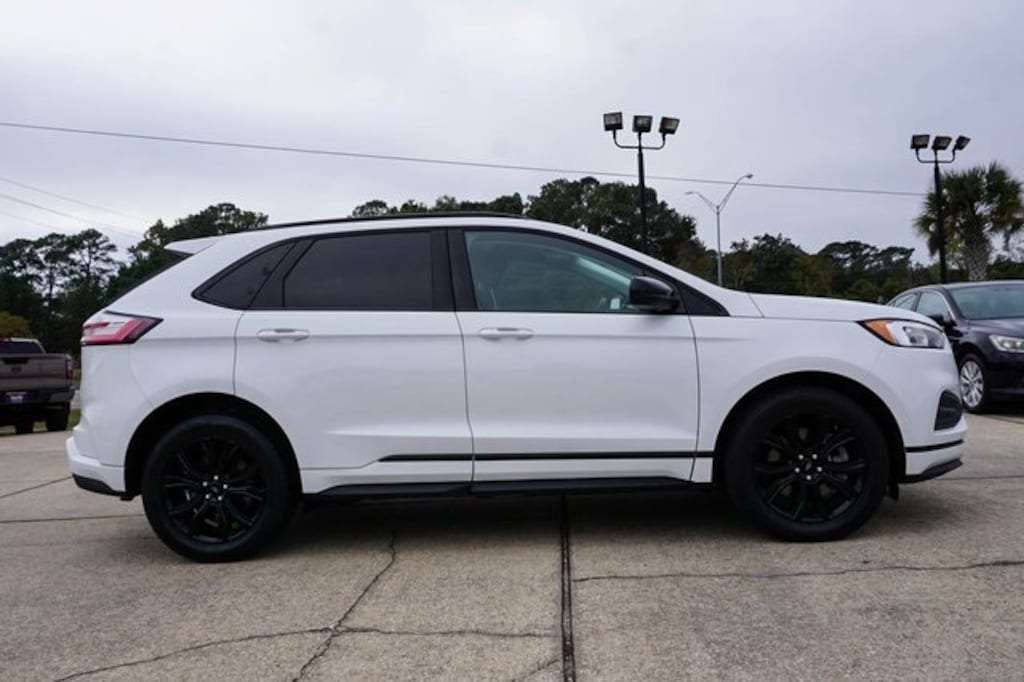 Used 2022 Ford Edge SE SUV