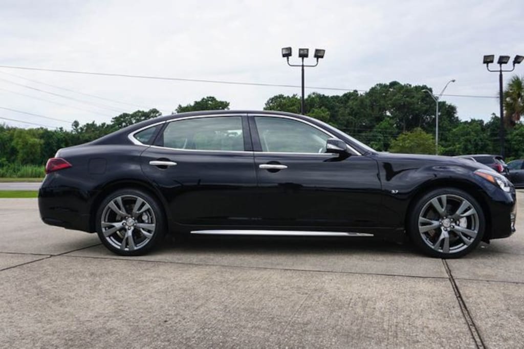 Used 2016 INFINITI Q70L 3.7 Sedan