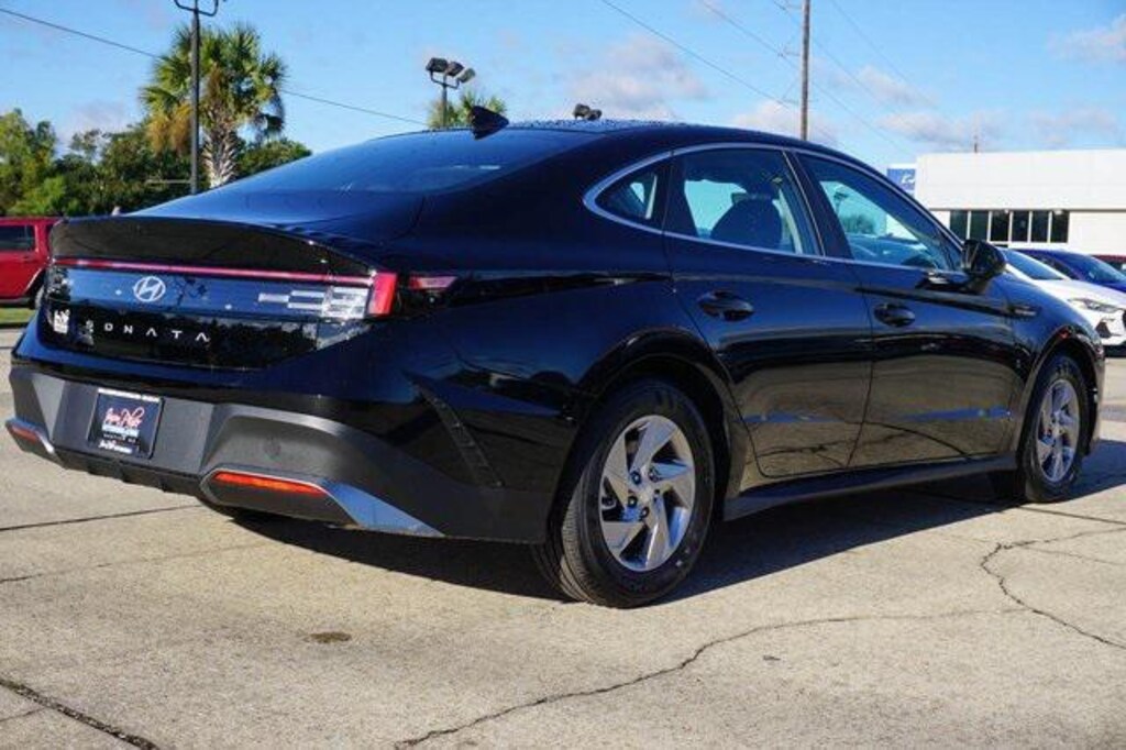 New 2026 Hyundai Sonata SE Sedan