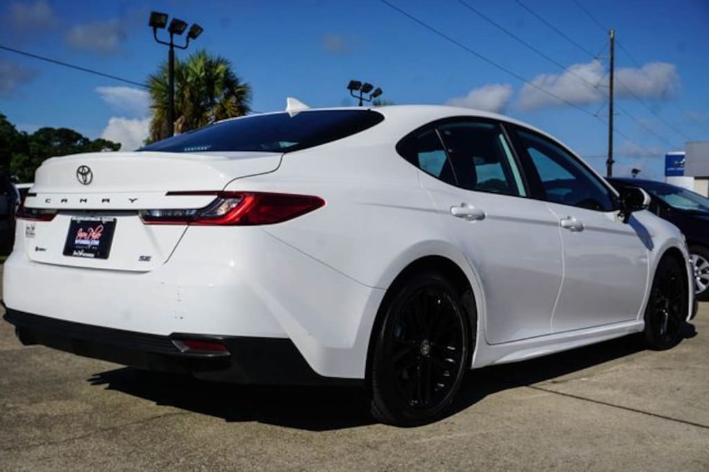 Used 2025 Toyota Camry SE Sedan