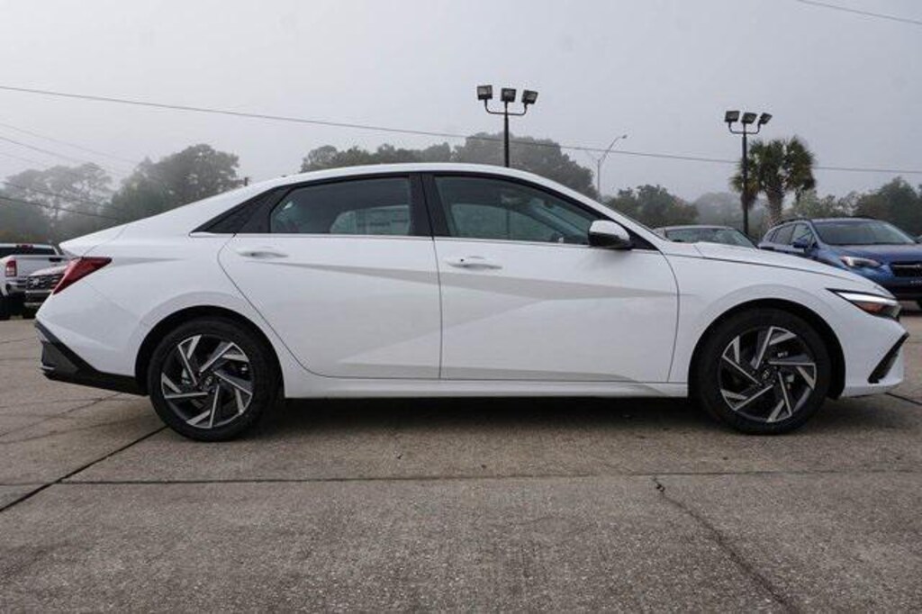 New 2026 Hyundai Elantra Limited Sedan