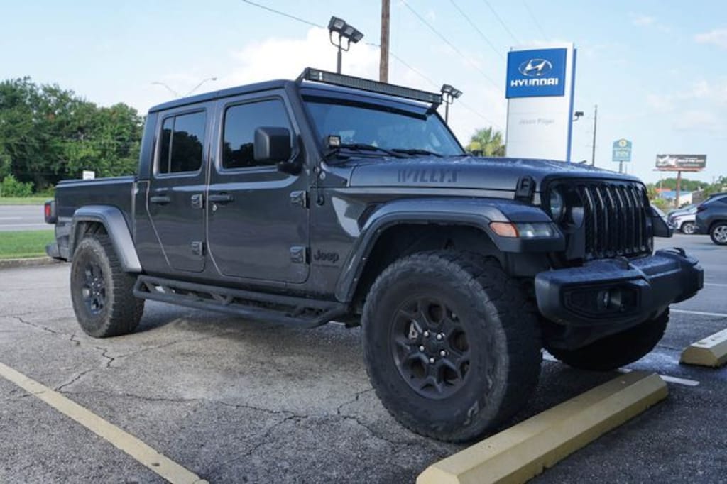Used 2023 Jeep Gladiator Willys Truck