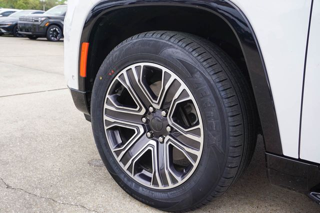 2024 Jeep Wagoneer Series II - Photo 11
