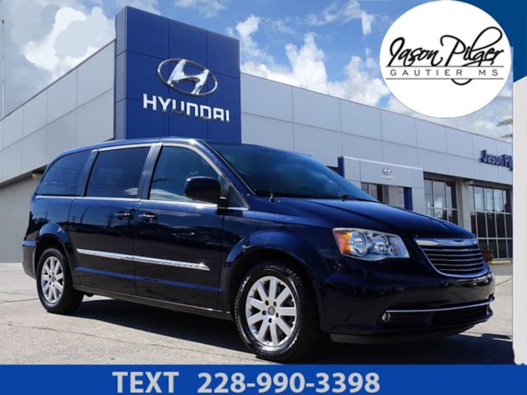 Used 2016 Chrysler Town & Country Touring Minivan/Van