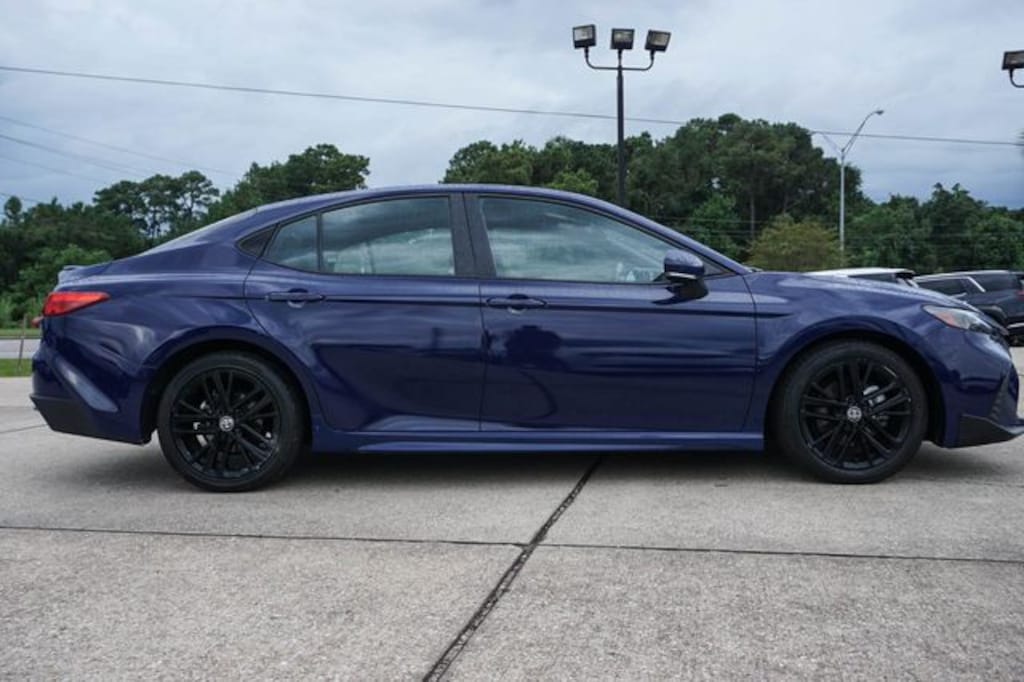 Used 2025 Toyota Camry SE Sedan