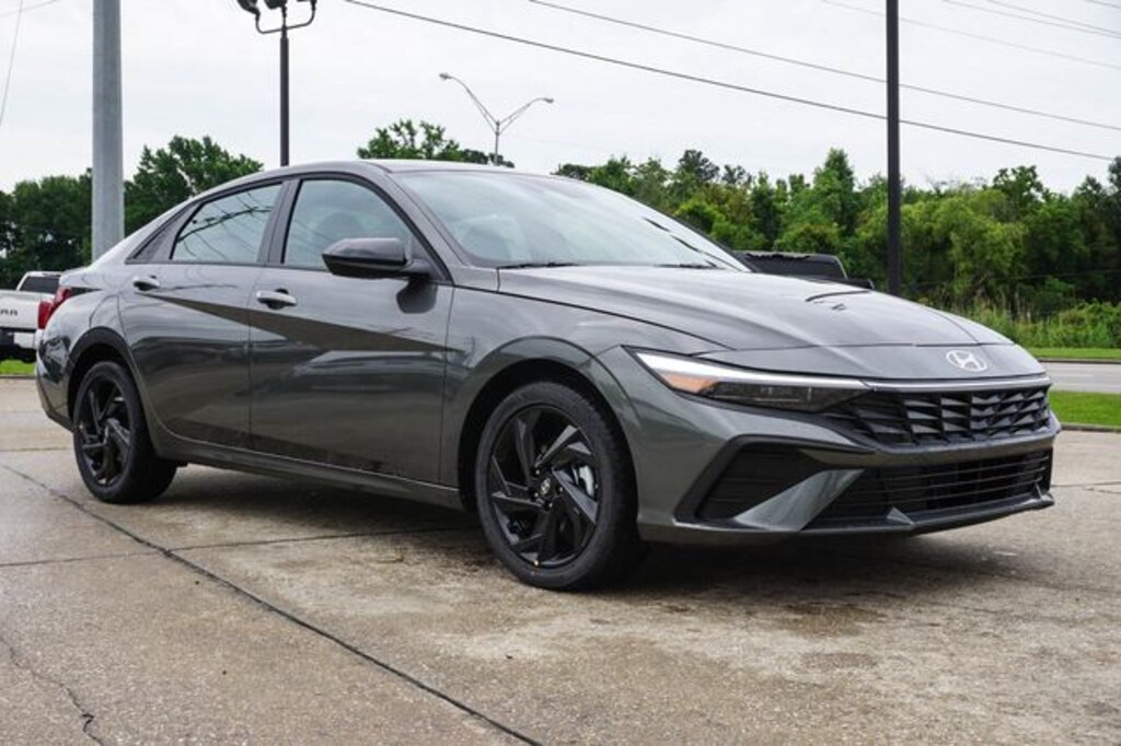 New 2026 Hyundai Elantra SEL Sport Sedan