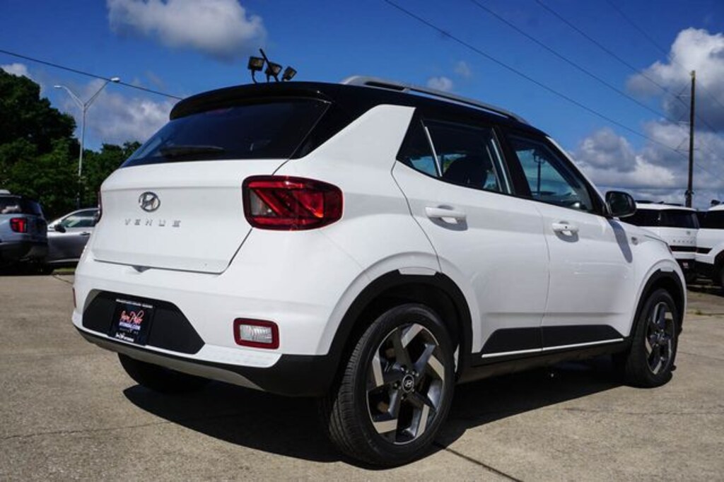 New 2026 Hyundai Venue SEL w/Two-Tone Roof SUV