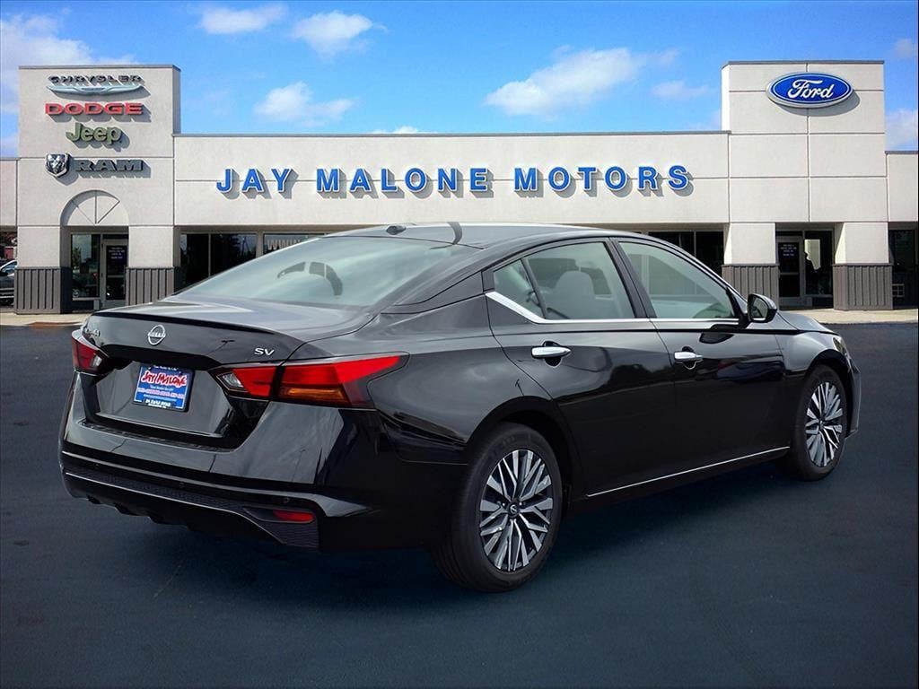 Used 2023 Nissan Altima SV with VIN 1N4BL4DV0PN348915 for sale in Hutchinson, Minnesota