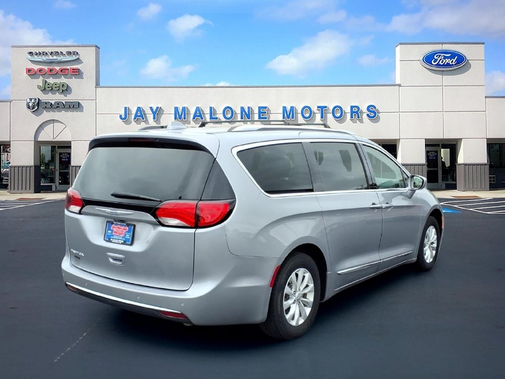Used 2019 Chrysler Pacifica Touring L with VIN 2C4RC1BG3KR613592 for sale in Hutchinson, Minnesota