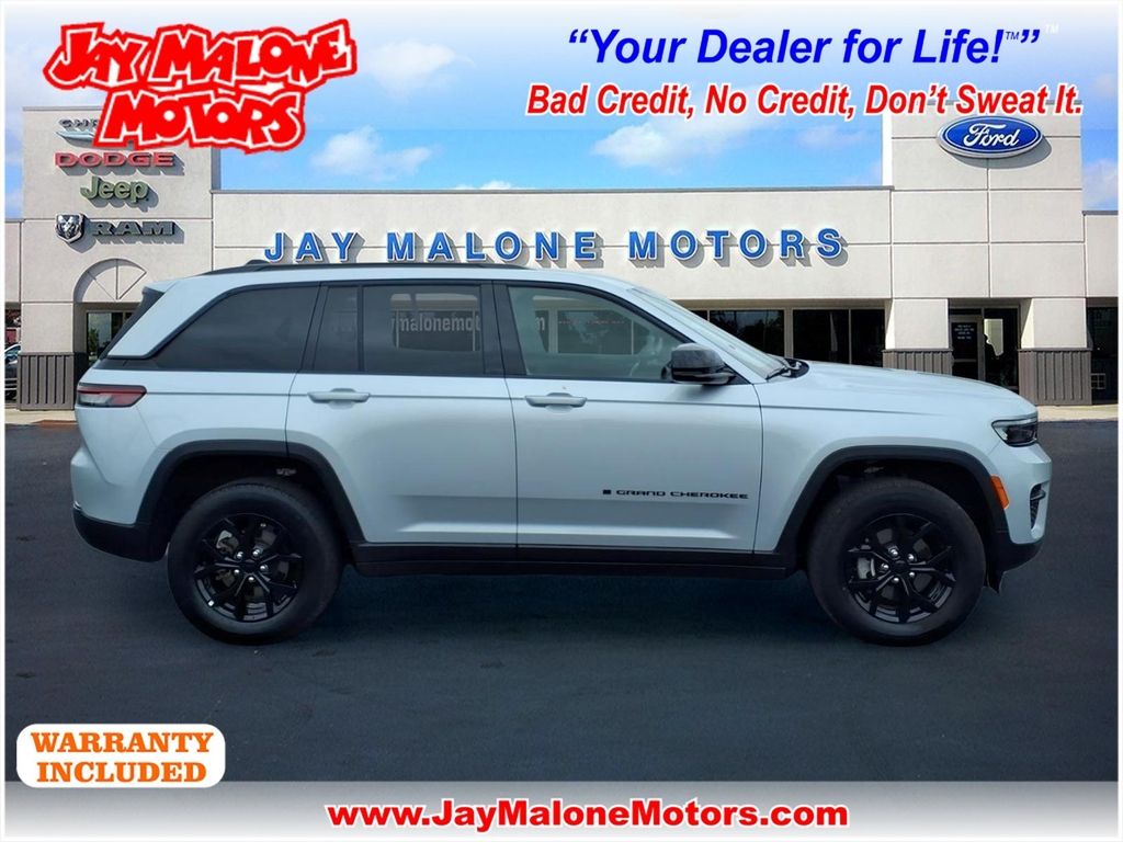 2025 Jeep Grand Cherokee Altitude 4x4's photo