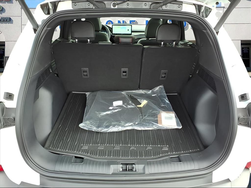 2026 Ford Escape Hybrid ST-Line Select - Photo 13