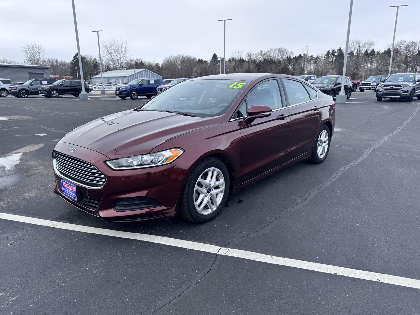 2015 Ford Fusion SE's photo