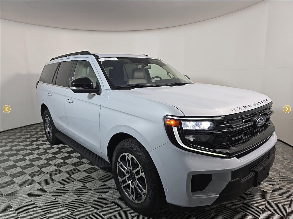2025 Ford Expedition Active 4x4's photo