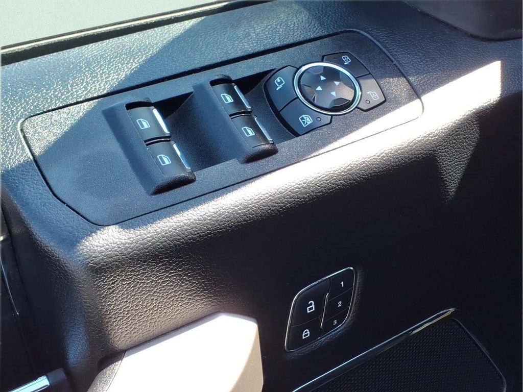 2020 Ford F-150 Lariat - Photo 17