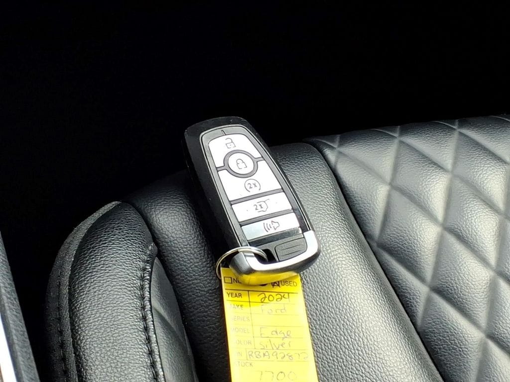 2024 Ford Edge Titanium - Photo 24