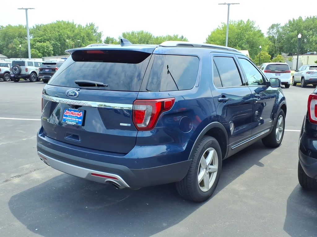 Used 2017 Ford Explorer XLT with VIN 1FM5K8DH5HGD52648 for sale in Hutchinson, Minnesota
