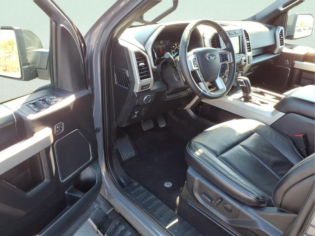 2020 Ford F-150 Lariat - Photo 11