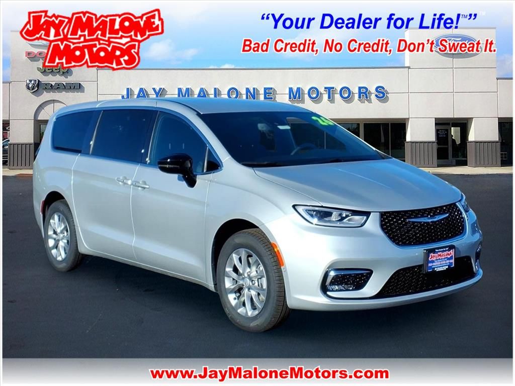 2026 Chrysler Pacifica Select AWD's photo