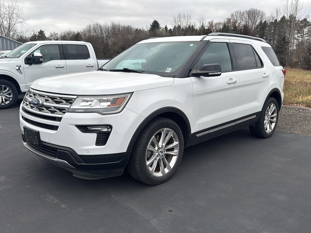 2018 Ford Explorer XLT photo 2