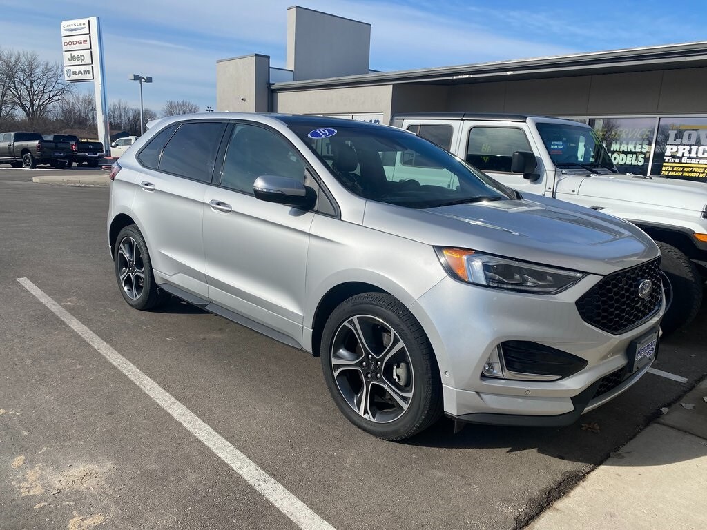 Used 2019 Ford Edge ST with VIN 2FMPK4AP4KBB27777 for sale in Hutchinson, Minnesota
