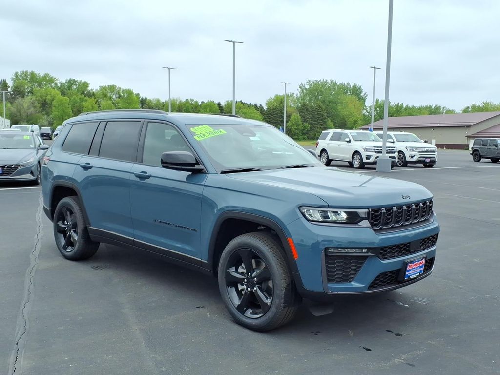 2026 Jeep Grand Cherokee L Limited 4x4's photo