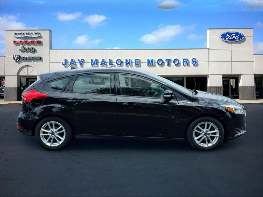 2016 Ford Focus 5 Door Hatch SE's photo