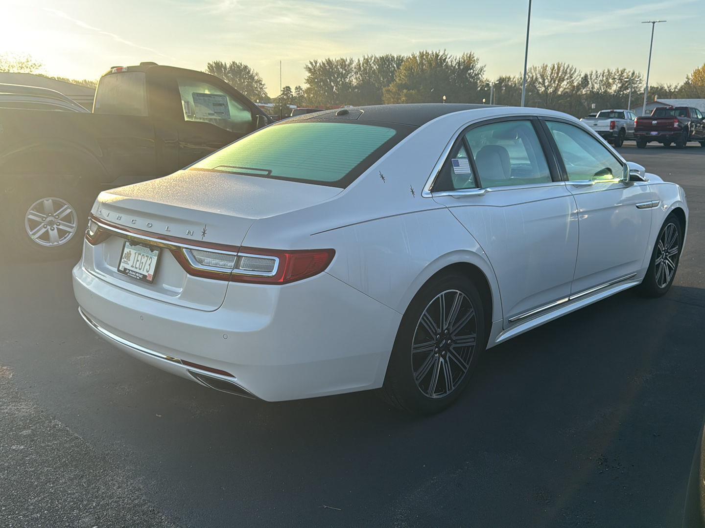 2017 Lincoln Continental Reserve photo 2