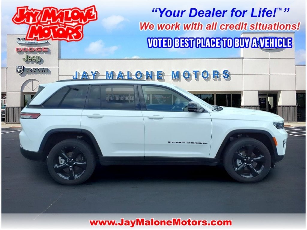 Used 2023 Jeep Grand Cherokee Altitude with VIN 1C4RJHAG2PC570038 for sale in Hutchinson, Minnesota