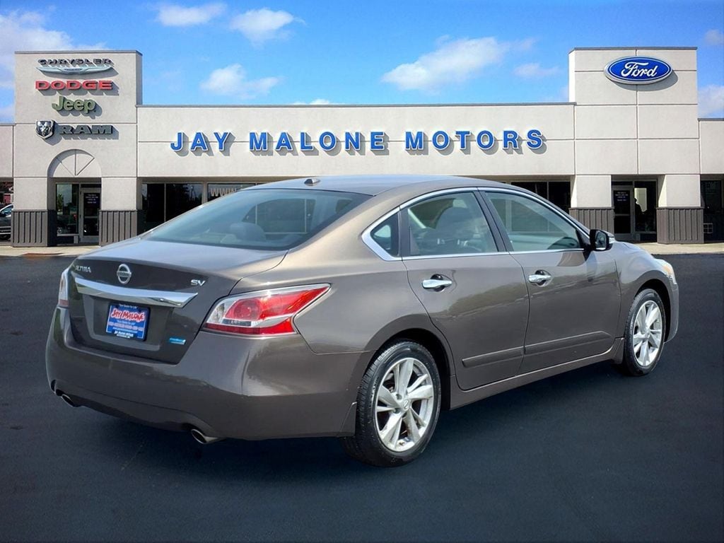 Used 2014 Nissan Altima SV with VIN 1N4AL3AP6EN248410 for sale in Hutchinson, Minnesota